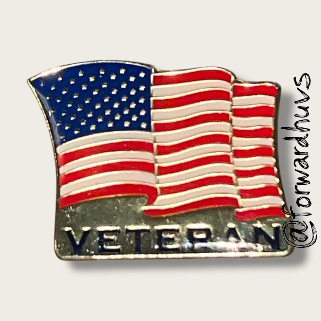 US Veteran American Flag Lapel Pin Red White Blue 8$
